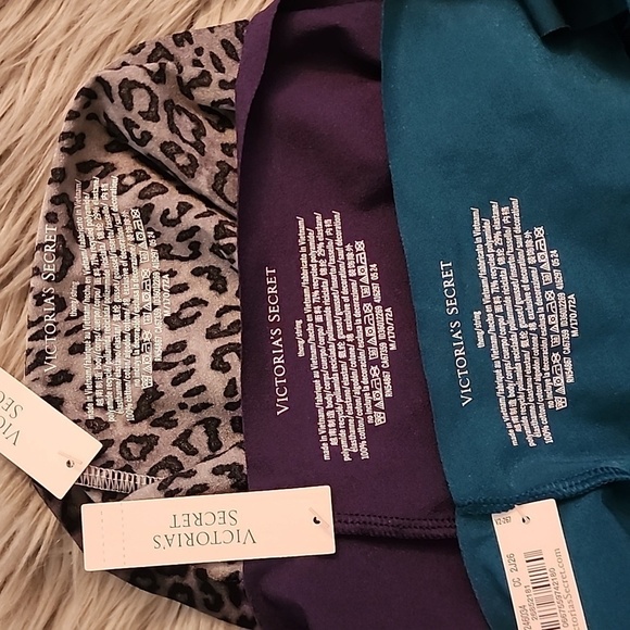 NWT Victoria's Secret Thongs Size Medium - Picture 4 of 5